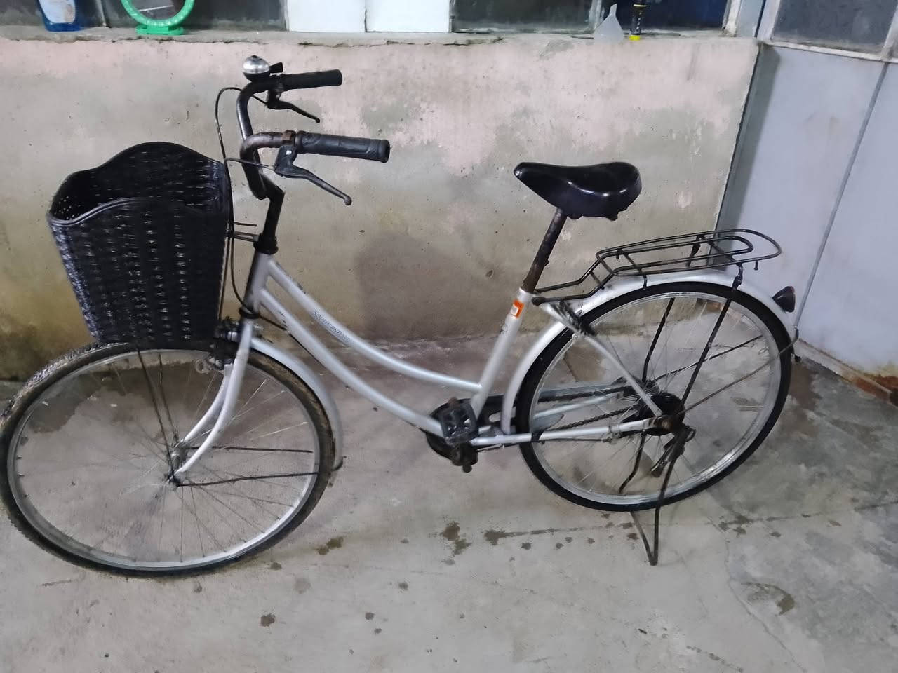 لبيع جانب الايسر سعر 85
فقط تبديل جوب 
وكل مواده يجي وياه من قفل والسله


**إذا كنت صاحب هذا الإعلان وتريد حذفه لأي سبب، رجاءا أرسل رسالة إلى الدعم الفني**