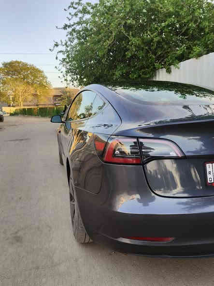 للبيع تيسلا موديل 3 استاندر 2023
رقم بغداد باسمي
السياره أون لاين ومحدثه
مواصفات السياره معروفه فول 
ماشيه 29الف 
ضرر موضح بصور  صبغ قطعه وحده فقط
صبغ البنيد وبارد قليل بخشم الجاملغ 
السعر 157 وبيها مجال
مكان السياره بغداد الغزالية
رقم ***********
