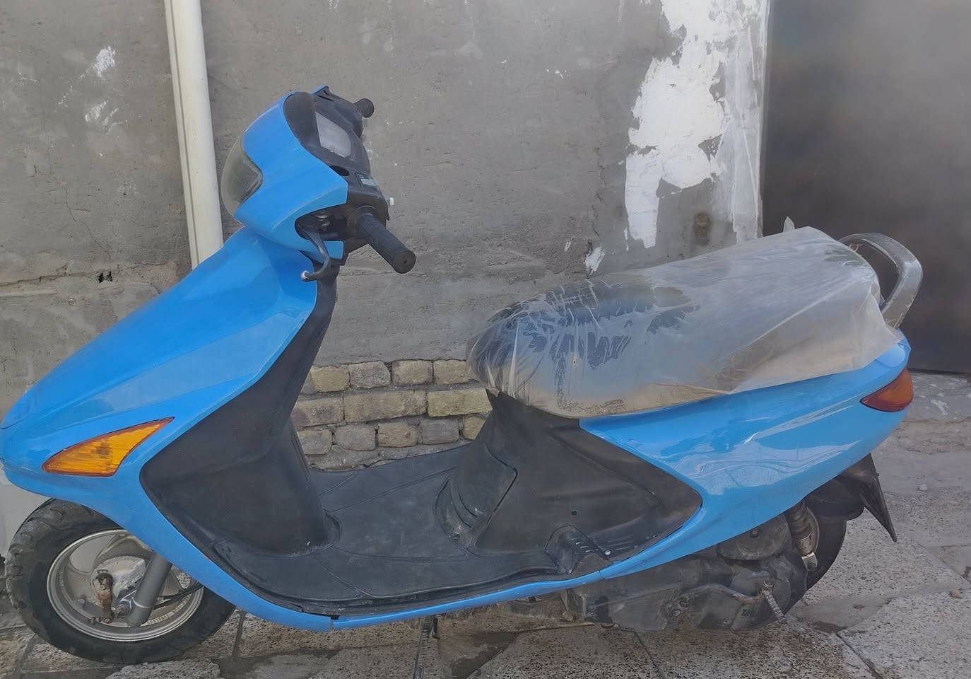 سلام عليكم دراجه فراشه سلف كهربئيات شغاله  للبيع 
مبدل بيه بس ولفات ولاستيك ولف فقط
المكان الديوانيه قضاء دغاره رقم *********** اتصال وبخدمتك
