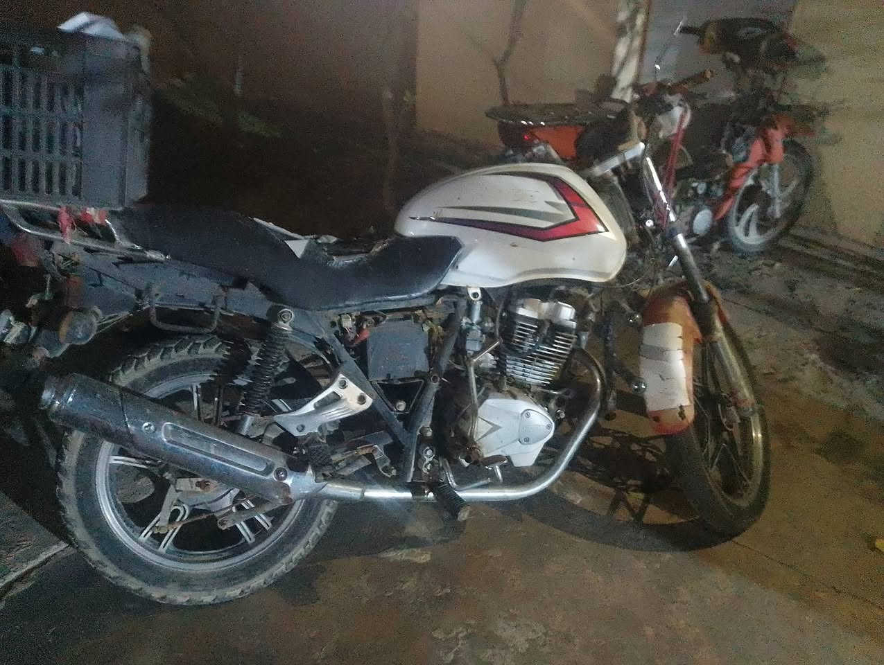 السلام عليكم دراجات للبيع           1-(بانده)✔️ دراجه مجفته جديد كهربائيات شغاله نقص باتري السعر 250وبي مجال.      ✔️❤️⚖️           2-(سرفيز) دراجه مجفته جديد كهربائيات شغاله نقص باتري السعر 200وبي مجال الاستفسار الاتصال على الرقم ***********العنوان الضلوعيه 💓 وحياكم الله ❤️✔️⚔️⚖️
