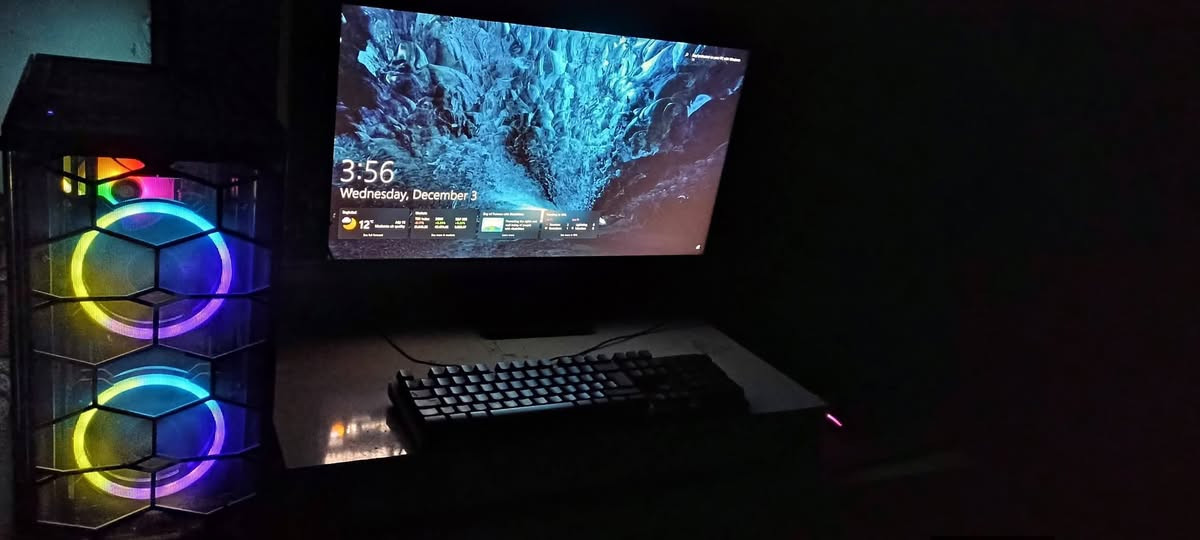 السلام عليكم شباب pc للبيع
اسم الجهاز: DESKTOP-SJ8NFVE
المعالج: Intel Xeon E5-2640 v4 بسرعة 2.40GHz
الذاكرة: 16 جيجابايت RAM
التخزين:
SSD NVMe Lenovo سعة 256 جيجابايت
عدد 2 هارد دسك سعة 500 جيجابايت لكل واحد
كرت الشاشة: AMD Radeon RX 580 سعة 8 جيجابايت

الجهاز مناسب للألعاب، التصميم، المونتاج، والبرمجة
يعمل بكفاءة عالية وجاهز للاستخدام

السعر: 450
للتواصل خاص


**إذا كنت صاحب هذا الإعلان وتريد حذفه لأي سبب، رجاءا أرسل رسالة إلى الدعم الفني**