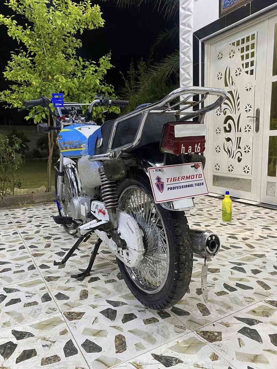 السلام عليكم. تايكر للبيع 2023. اوراق وحده كارتونيه اصليه. دراجه شرط كفاله عامه. لون مميز محرك مامفتوح. كهربائيات كفاله. 
فقط.(مبدل كلجات الباقي كفاله).مكاني واسط الزبيديه 
استفسار ***********
