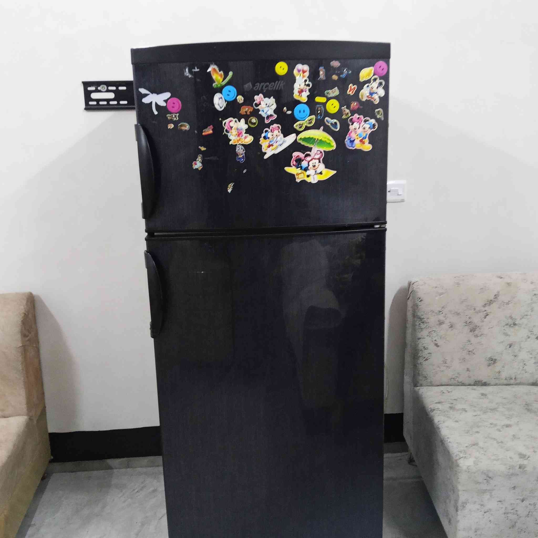 ثلاجه حجم 18 نوع ارجلك السعر 175 بيه مجال الشراي يتصل مكلف بنشر ***********
