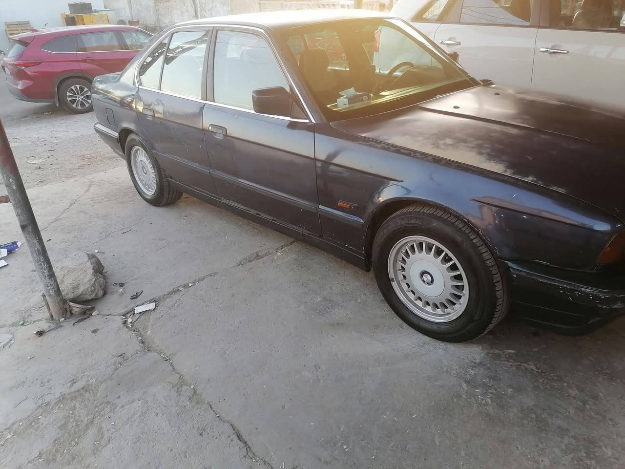 للبيع ...BMW حجم 525 مسكر كابوس السيار رقم بغداد بأسمي تحويل مباشر بدون وكاله سياره بلاديه فقط بيها جرد كهرباء جاهزه طخم تاير فتحة سقف ويل كروب گير اوتو منظومة زنون طخم مسجل سيدي والك شوف عينك السعر 55$ ورقه مراسلت الصفحه او الاتصال على الرقم ***********
