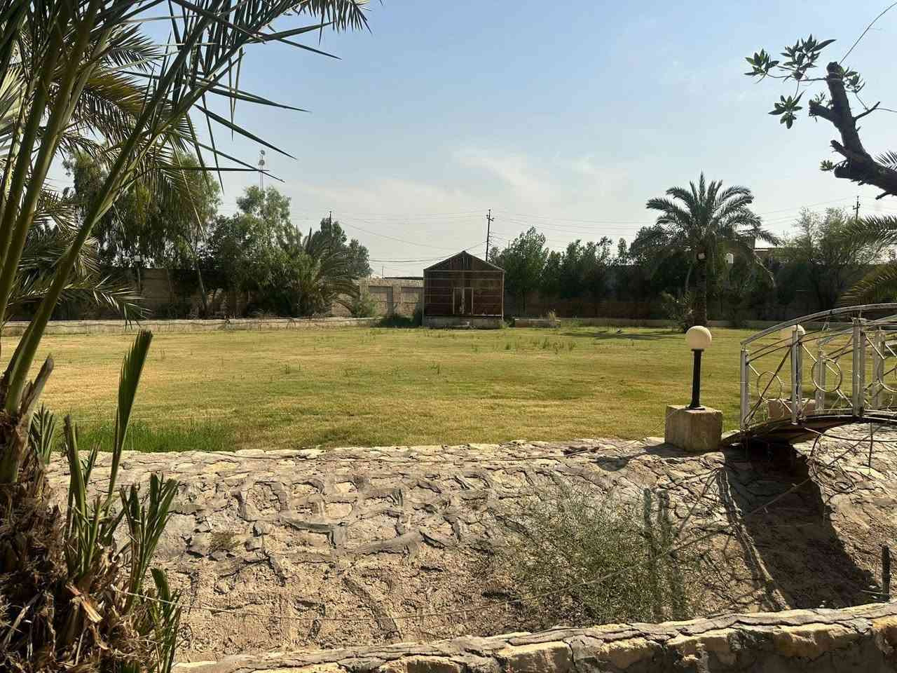 السلام عليكم مزرعه للأيجار
شفت صباحي + شفت مسائي ✅️
حديقه كبيره 🟩
مسبح كبير للكبار🏊‍♂️ + مسبح صغير للاطفال 🏄
متوفره جلسه مطله ع مسبح 
متوفر لعبه البليارد 🥇🎱
متوفر لعبه الفيشه 🏆
بيت المزرعه استقبال + مطبخ وصاله + غرفتين نوم + صحيات 2
متوفر مكان للشوي 
للتواصل .
*********** واتساب فقط 
*********** اتصال ع رقم فقط 
الموقع.. مدخل البوعيثه
