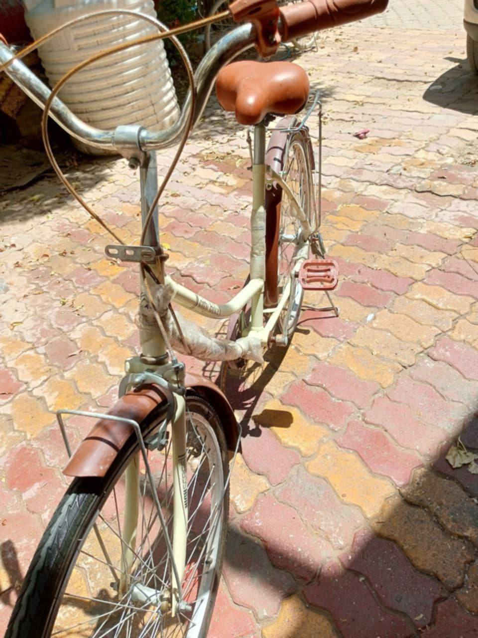 باسكل اللبيع جديد بعده بجيسه بريك امامي خلفي ماناقصه شي ب80وبي مجال ***********والخاص مفتوح
