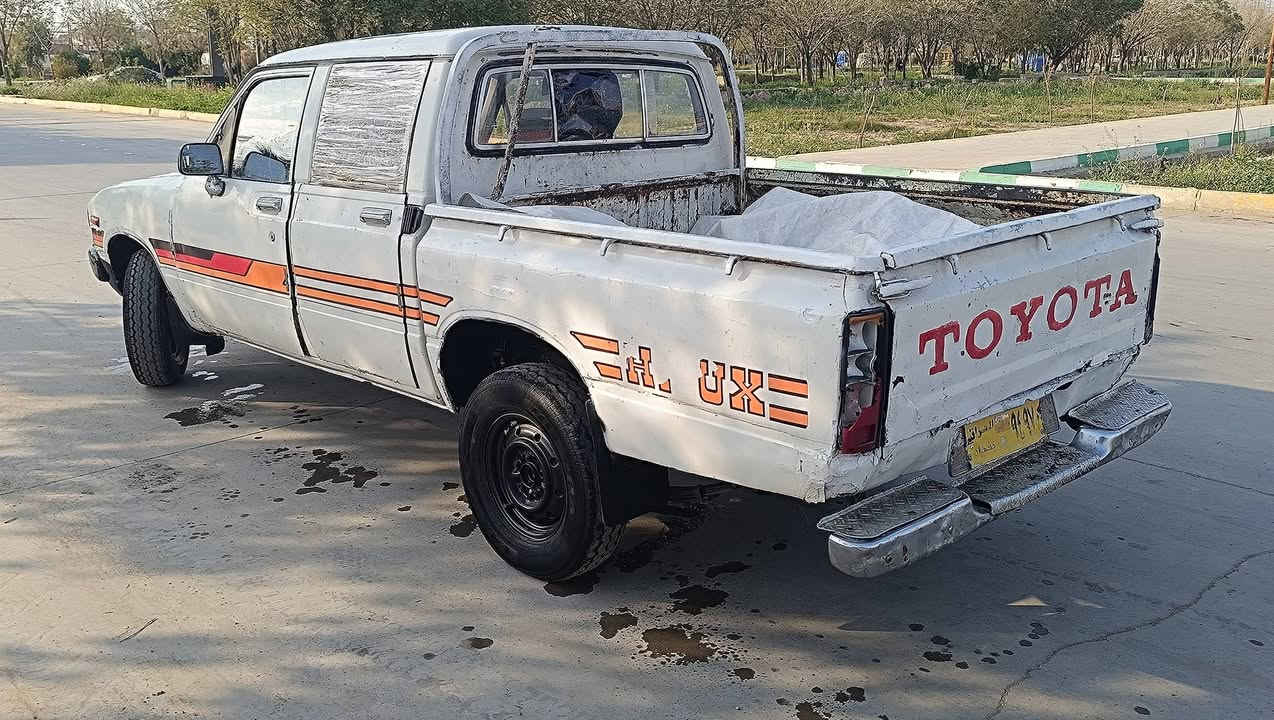 پیکاب توێتا 82
 مەکینەی بیلاد
گێڕو مەکینەو اکسل بە شەرت
بێ کێشەو ئەوەلیاتی هەیە
سعری 9 گڵا
0770 356 29 29
