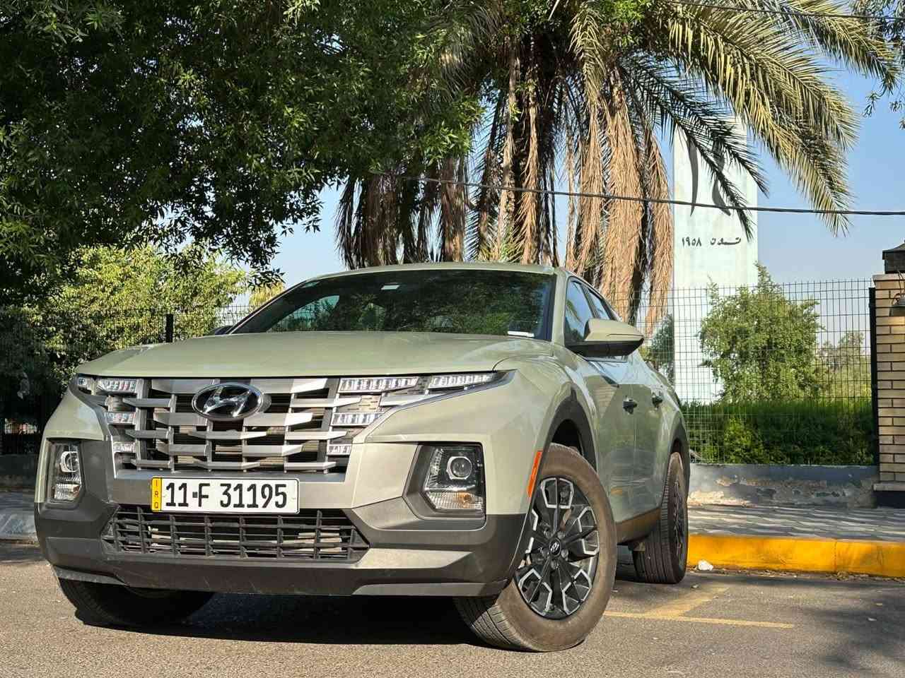 #عملية_بشكل_وتكفي_بكل_مكان_سعر_تنافسي
سانتا كروز 2023 
AWD دفع رباعي
محرك 2500 تنفس طبيعي بدون تيربو
تدفئه كشنات 
كرسي كهرباء 
ابل كار بلي وايرليس
رادار 
تحديد مسار
هاندبريك دكمه
مانع تصادم 
كامره خلفيه 
ماشيه 47.000 كيلو متر 

تقريبا 29.000 ميل

السياره على ايدي استوردتها
بالمزاد جانت ماشيه 20.000 ميل 

يعني بالعراق اقل من 10.000 مشت 

بجم كبس 
حادث خلفي بسيط موجوده صور المزاد بالمنشور 

باب الصندوق تبديل + صبغ
سحب خشم الشاصي الخلفي بلا تعمير (بدون صبغ ولا معجون) فقط تعديل سحب بسيط جدا 

***********

مكاني الكاظمية المقدسة

#السعر_الطلب_في_التعليقات
