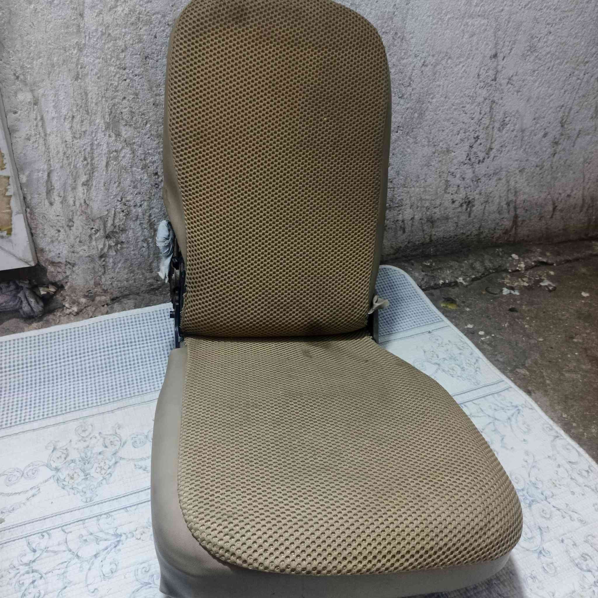 كشن للبيع ليصير بصف السايق يرهم جنبي فتون نيسان السعر ٥٠ العنوان بغداد حي التراث
***********
