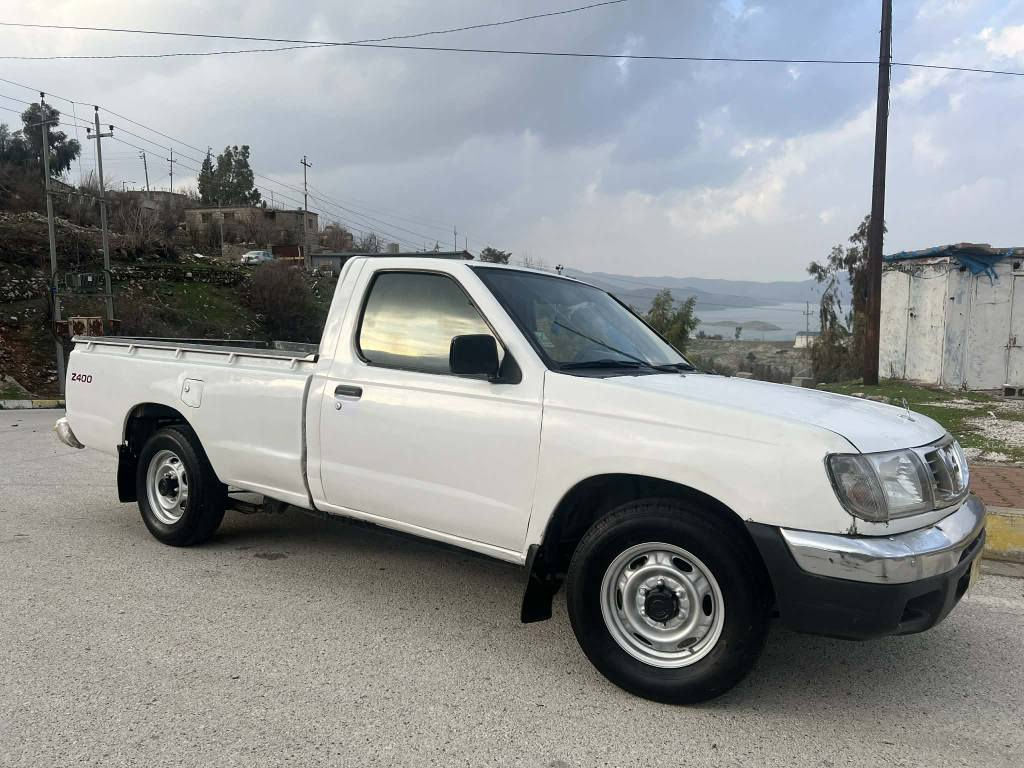 سەرەتا بەناوی خوا نیسان 2001 سی پارچەی بۆیاغە من بە کامل بۆیاغ ئەفرۆشم گیروم مەکینەی بەشەر مەکینە تازە تەعمیرە چوار تای تازەی لەژیرە ئارمی هەولیرە پاوەرە سەریارە خاوینە ئی مالی خۆمە بەس ماشااللە دەویت ژمارە موبال *********** دار بنديهكان, السليمانية
