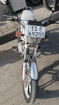 السلام عليكم دراجه ايراني ٥كير دراجه كامله رقم بغداد ***********السعر مليون ٨٠٠وبيها مجال
