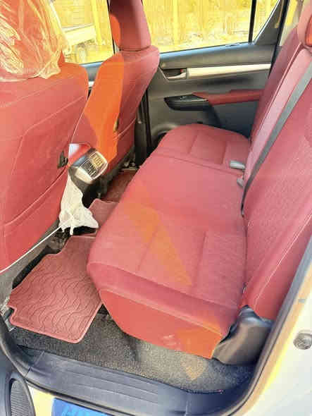 هايلوكس 2025 ماشية 10 الف بدون رقم تترقم جميع المحافظات مكفولة بعدة داخل ضمان شركة ساز 
السعر 290 ورقه مكاني البصرة سفوان للاستفسار ***********
***********
