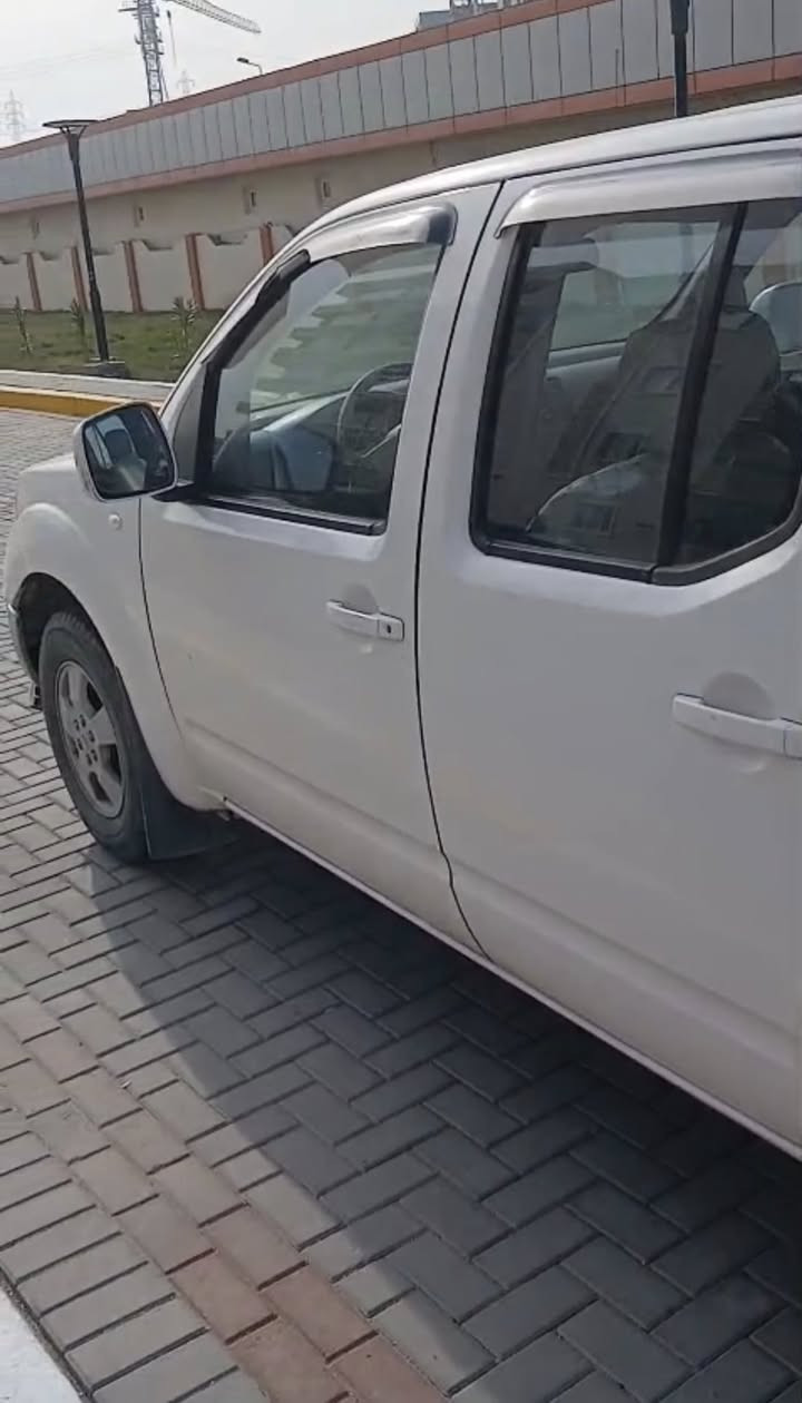 نيفارا 2013 مكينه جديده مخليلها ب 28 ورقه 
كير بلاد ومكانها بصره بيها ملاحظات بسيطه رقم بصره سنويه ماساقطه تحويل مباشر سعرها 98 ورقه 

*********** متواجد واتساب ايضاً
