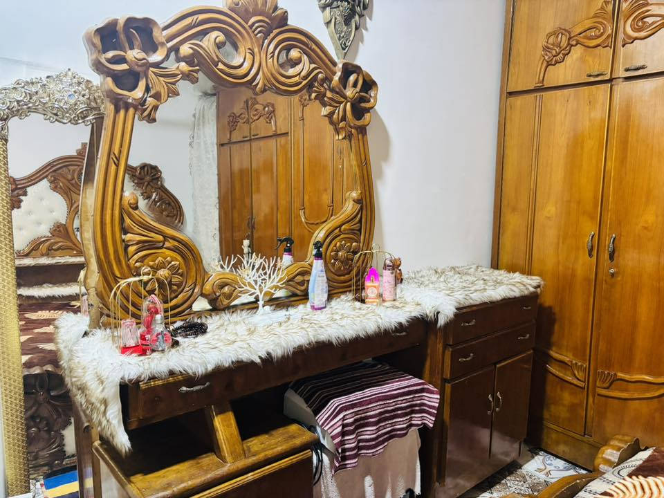 ‏غرفة أخشاب للبيع خشب ثقيل غرفة نظافة قدام العين مكان غرفة الموصل أيسر ‏سعر الغرفة850
وتساب ***********
