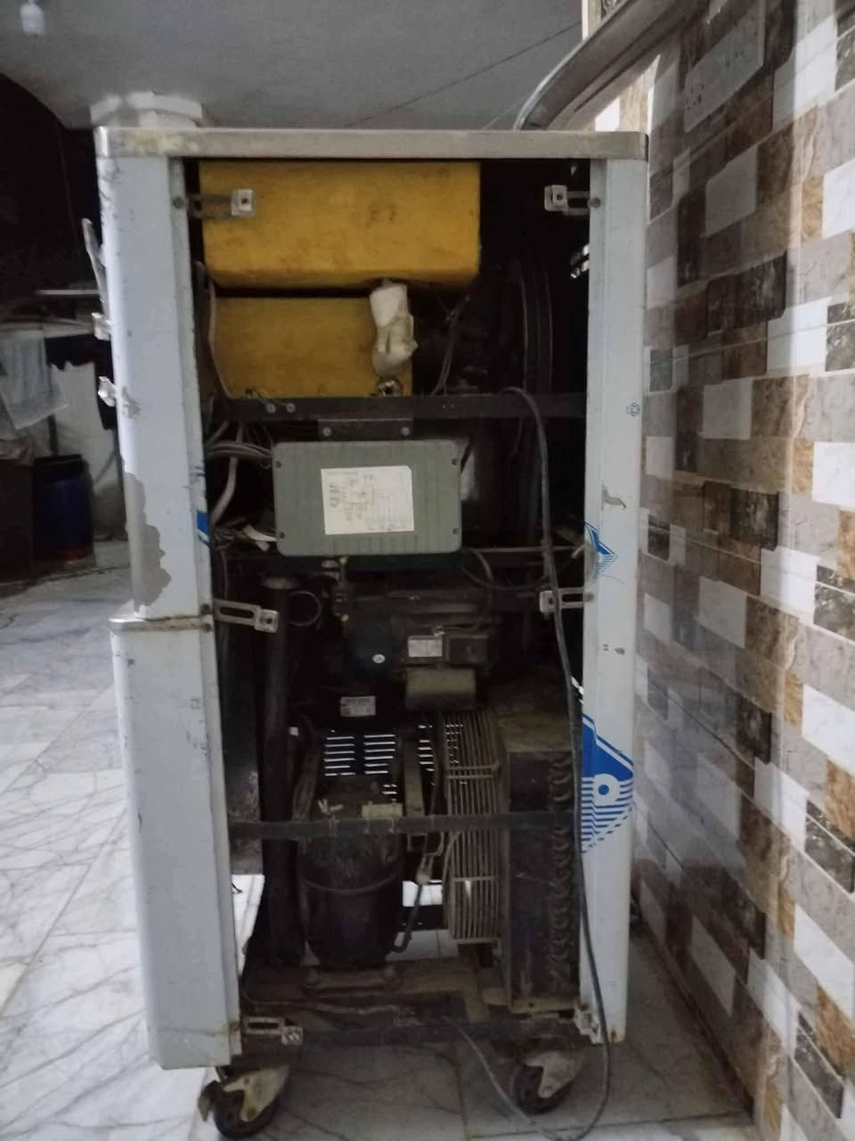 مكينه موطه للبيع اشتريتها لموكب العام مستخدمه
التواصل 
***********
