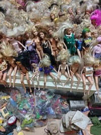 شباب من رخصت ادمن عندي هاي باربيات لبيع شلع ٣٠٠ قطعه لشراي يجي ٠٧٧٢٤٨٨...