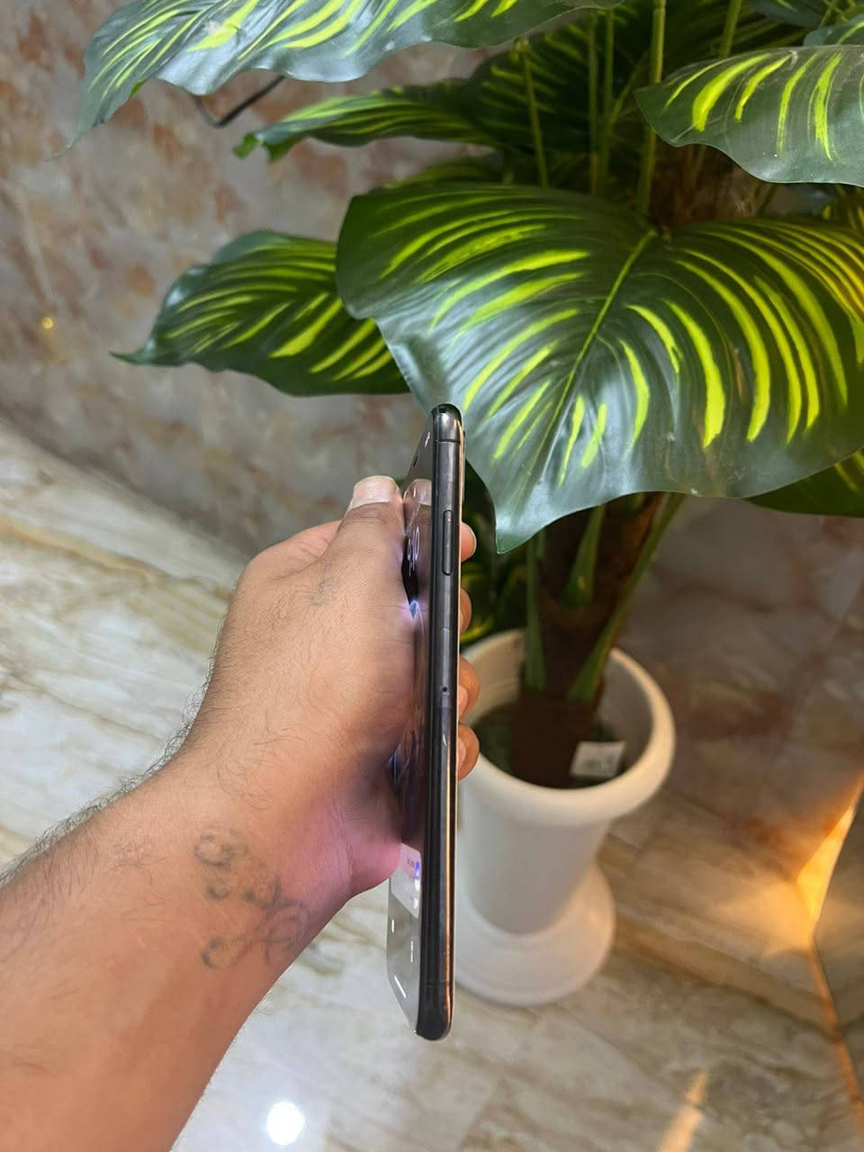 ايفون Xs Max - 256GB
جهاز نظيف جداً ومرتب، كل شيء شغال 100%، الفيس آيدي والكاميرات شغالة بدون مشاكل.
✅ ذاكرة 256GB
✅ فيس آيدي شغال
✅ كاميرات شغالة
✅ مستبدل بطارية أصلية فقط
✅ الجهاز مرتب وجاهز للاستخدام
💰 السعر: 160 ألف قفل قفل
📍 العنوان: بغداد - العلام
📞 ***********
📱 واتساب وخط متواجد
ملاحظة: الجهاز ليس لي، للجادين فقط التواصل مباشرة على الرقم الموجود أعلاه.
