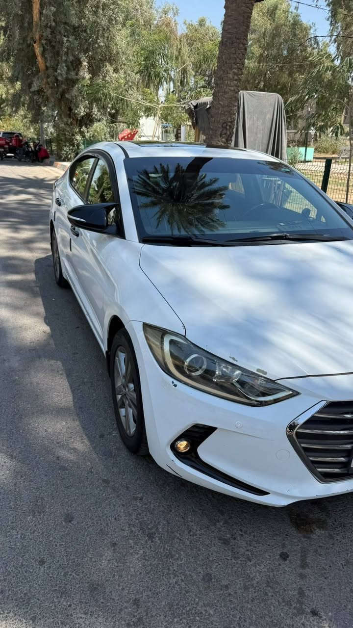 السلام عليكم النترا ١٧ خليجي فول مواصفات عدا البصمة مكفولة من الضربة بيها صبغ على كد شبر بالباب الخلفية وشخط بصيط بالباب مكحل ما مبين مكينه وكير خير من الله مكفولات منظومه تبريد كلهة جديد ميكانيكي مو كهربائي ثلج السيارة بسمي تحويل ثاني يوم  دوشمة جديدة والدوشمة البلادية جلد جديد شاشة كار بلي واير ليس والشاشة البلادية موجودة مري شفط تحكم استيرن انضمة قيادة(ايكو - اسبورت- عادي) قطعتين تبريد داخل صاج السياره حلوه ونظيفه مال جناي صارلهة سنتين يمي كامله عله اخر حبايه مابيها اي نقص
السياره للبيع فقط بدون مراوس 
مكان السياره ديالئ بعقوبه 
السعر خاص او الاتصال
***********
