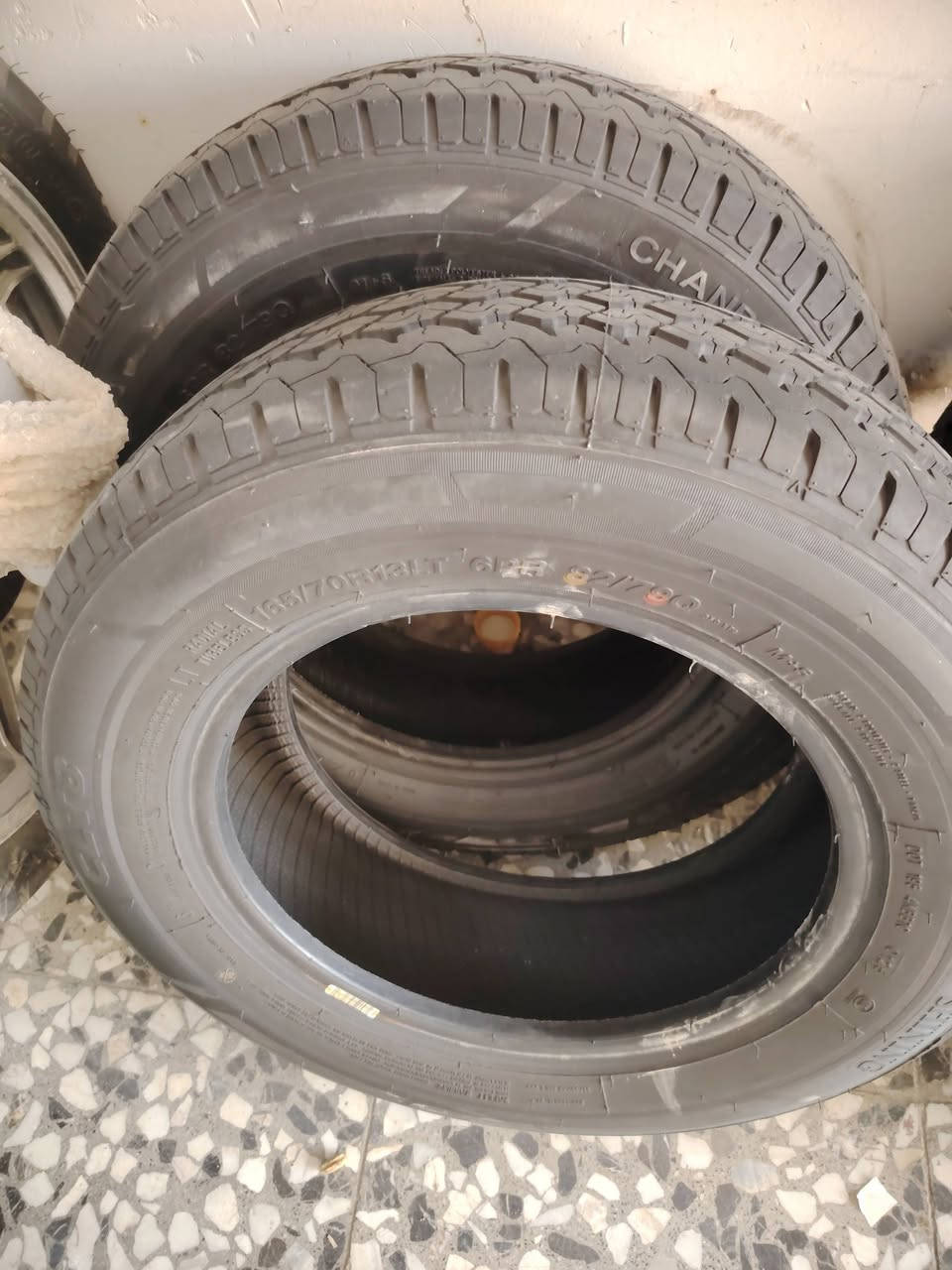 سلام عليكم تايرات 13 مال شركه مع الوياله مال 25 نضيفات كلش مع تايرات 13 كميه خير من الله اي واحد يريد خلي يتصل وتدلل ***********
