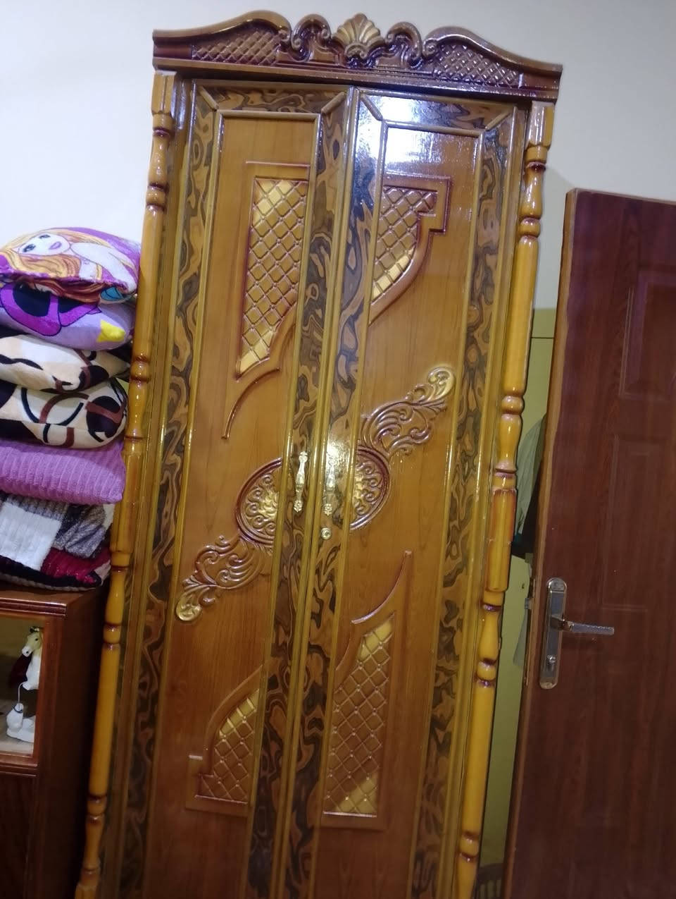 مرخصة اعضاء الكروب غرفه نجاره قويه جدا جديده للبيع سعره مليون وربع وبيه مجال وتساب ***********
