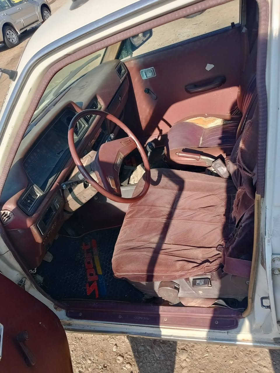 كرونه 80 للبيع سياره جاهزه محرك كير تبريد جديد صدر جديد تخم تاير جديد مكاني بغداد البياع السعر 30 هاتف ***********
