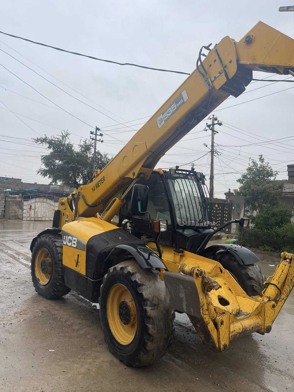 السلام عليكم رافعه شفل للبيع 2007 فوول عادي ويل 25 محرك كير ب الشرط الاستفسار اتصال على الرقم ***********
