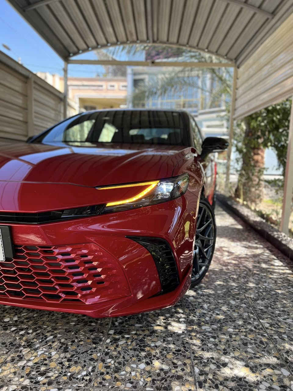 السلام عليكم

� للبيع تويوتا كامري 2025 أمريكي بجم كبس صور حادث داخل منشور ضرر جاملغ خلفي وباب فقط ايرباك برده دخول جديد ترقيم جديد سياره ما ماشيه بل عراق 

⭐ مواصفات XSE فوول عده كامرات 

⚪ اللون: احمر مميز❤️

⚙️ المحرك: 2500 هايبرد 

المواصفات:

✔️ بصمة تشغيل + دخول ذكي

✔️ تشغيل عن بُعد

✔️ شاشة لمس كبيرة

✔️ Apple CarPlay & Android Auto

✔️ كاميرا خلفية + حساسات

✔️ نظام رادار (تنبيه خروج المسار)

✔️ مثبت سرعة ذكي

✔️ مانع تصادم أمامي

✔️ تحكم بالمقود

✔️ كراسي جلد رياضية

✔️ كراسي كهرباء مع تسخين

✔️ فتحة سقف بانورما

✔️ وياله  XSE رياضي

✔️ إضاءة LED أمامية وخلفية

✔️ نظام صوت قوي

✔️ مكيف أوتوماتيك

✔️ أوضاع قيادة (Sport / Eco)

وبعد بيهه اهواي تفاصيل ما ذاكرهن مكاني بغداد الدوره السعر 275 وبيهه مجال  اي ستفسار اتصل وتدلل رقمي ***********
