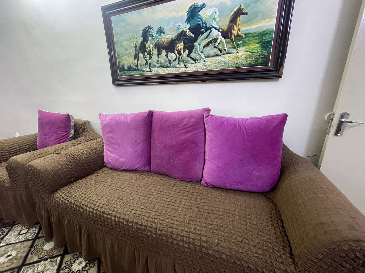 تخم ١٠ مقاعد مع تلبيسة 
لون تخم مورد وتركوازي 
مورد 
نفس لون الكوشات  المقاعد نفس الكوشات 

سعر تخم وتلبيسة  ٣٥٠ تاخذين تخم وتلبيسة سوا 
مابي اي عيب ولا نازل ولا متحرك 

مأخذي مليون وربع بس عدهم تحويلة ودايبيعون


**إذا كنت صاحب هذا الإعلان وتريد حذفه لأي سبب، رجاءا أرسل رسالة إلى الدعم الفني**