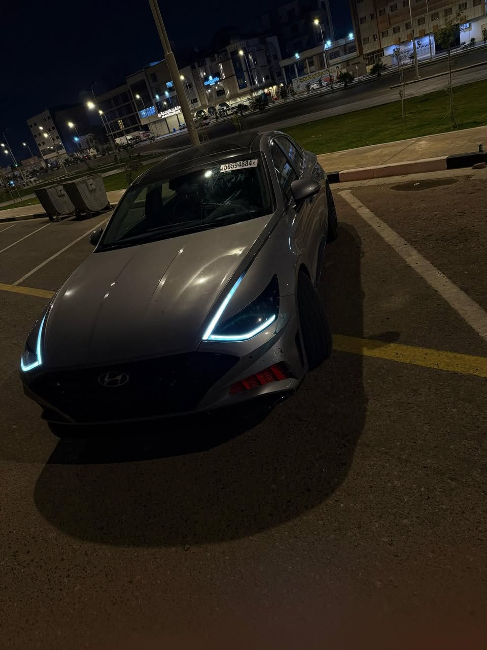 سوناتا موديل 2023 فئة لمتدد فول
الجاملغ مبدل او مصبوغ بس بي ضربه خفيه مال واحد خير دفره يعني يرادله تقسيم
اول كل تفاصيلها ذاكرهن صور الحادث بلمنشور
حجم المحرك 1600تيربو  
اتقدم وترجع بلريمونت بس ما مكمل الضفيره 
1- بصمة ابواب لمس + تشغيل + صندوق
2- بانوراما ( فتحة سقف ) + بردة سقف كهربائي 
3- دشبول دجتال متغير 3 الوان
4- كشنات جلد
5- كشن كهرباء  2 امامي 
6- كشنات تدفئة 
7- خزن 128 كيكا + ( android auto + apple car play)
8- 4 رادرات امامي وخلفي وجانبي + توقف تلقائي
9- اشاير في المري + نفطة عمياء في المري+5 كاميرات 
11- شاشة الحجم الكبير 12 انج + تحكم عام على السياره
12- سستم صوت BOSE الصوت 12 سماعة و دمام 2
13- لايت امامي 4 عدسات LED بكلايتات لد
14- هاندبريك بصمه + اوتو هولد للتوقف في الازدحامات
15- شاحنة طوارئ شحن سريع
16- منفذ USB امامي خلفي 
17- شفتات في الاستيرن كير ( تبترونك رياضي )
18- نظام المساعده على الاصطفاف
19- نظام الترحيب عنده الاقتراب داخل وخارج السياره
20- ويل رياضي
21- 4 وضعيات قياده + تغير اللون في الدشبول 
22- نظام تحديد المسار 
23- مثبت سرعه 
24- نظام مستشعرات في الباب من تنفتح الباب تتوقف السياره 
25- تبريد السياره بيانو 
26- كيجات الكتورنية
27- كير 8 نمر دبل گلج
رقم بصره معوقين بسم بنيه شابه 
السعر 188 او بيها مجال كلش قليل 
***********
