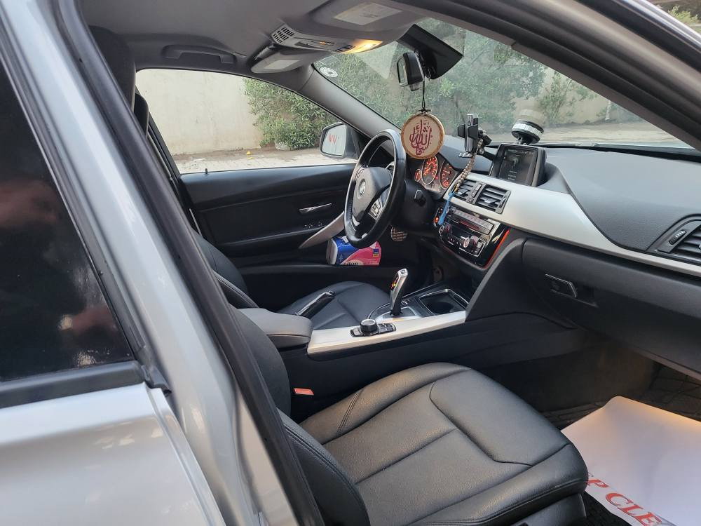 BMW 2018
320i
السعر  148$
بيع او مراوس

عليها غرامات 300$ ينزل من سعر السياره

ماشيه 90000
محرك 2000 توين توربو
بصمه
كشنات جلد
وباقي المواصفات المعروفه
العنوان بغداد الكرخ
*********** بغداد, العراق
