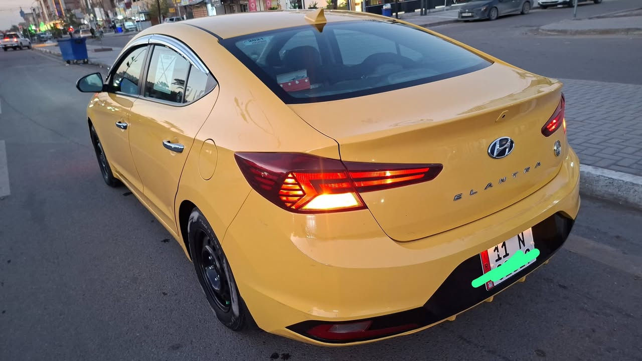 السلام عليكم
النترا موديل 2020 امريكي 
مكنيه 2000 دوش المرغوب لاصرف ولا تبخير 
كير اي تي المرغوب
 منظومة تبريد جديدة اضافة مروحة 
منظومة غاز جاهزة تشتغل كاملة
منظومة بانزين ونوزلات وبلكات ومجول جديد
تخم تاير ويل جديد 
بطارية جديدة
صدر جديد 
منظومة زنون 
شاشة كامرة
 تحكم ستيرن جهتين 
رادار امامي رادار جانبي توقف ذاتي 
نظامين قياده سبورت وعادي
حادث جاملغ امامي يمنه وبنيد 
رقم بغداد انكليزي جديد هزة وبحث جديد 
بأسمي ماشيه 96
*********** 
بغداد الكرخ 
السعر ١٢٣
