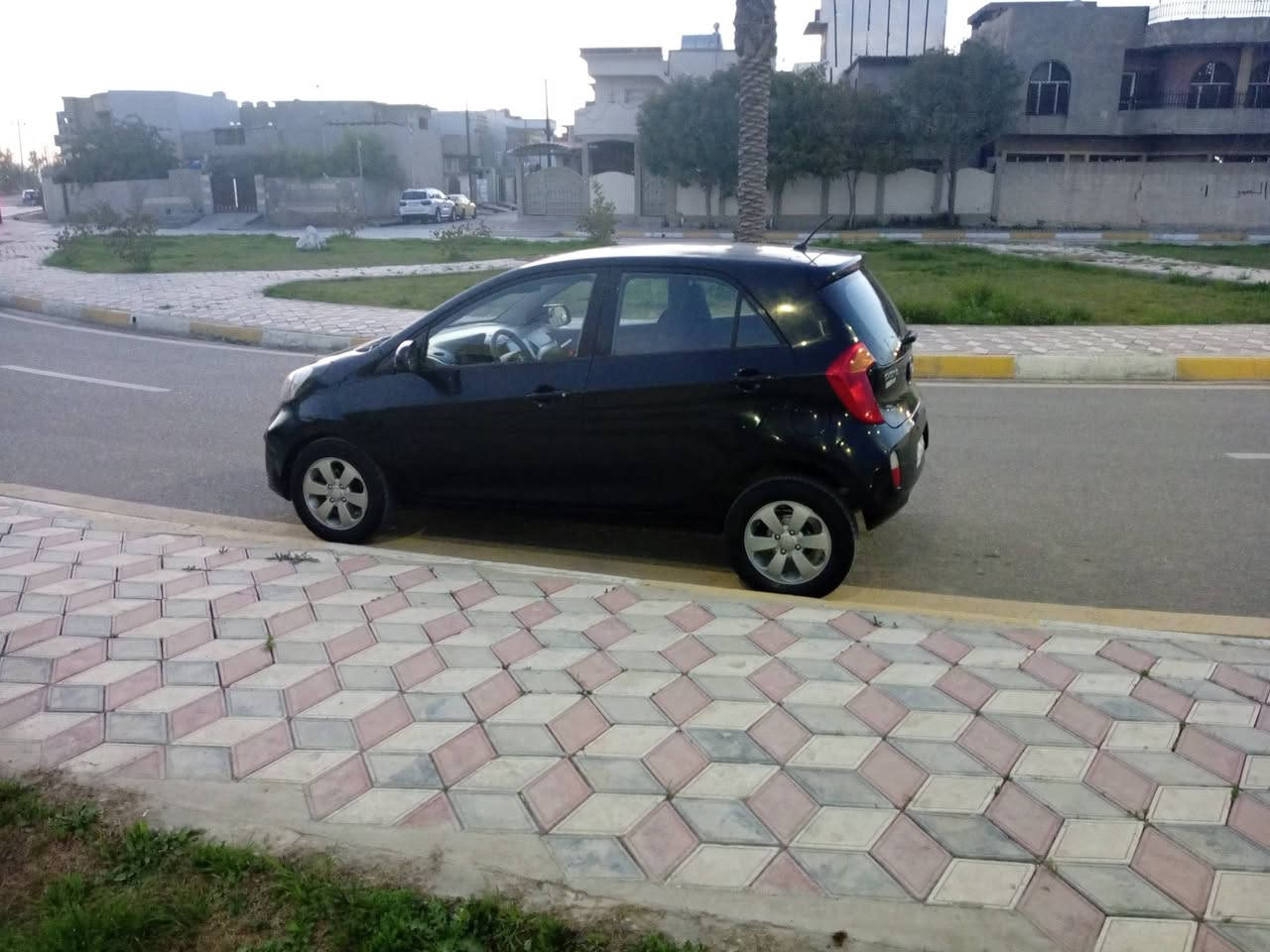 كياء بي كاندو موديل 2012 بدون صبغ محرك 16 كيرAT قطرتين مرغوب سنه ويه جديد كوبون   كامل سعر73...*********** فول اتماتيك
