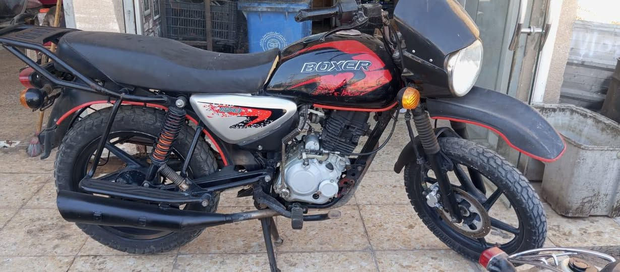 السلام عليكم .دراجه بوكسر .جاهزه. للبيع السعر مليون بدون اوراق .اكفلك عشائريا رقمي *********** مكاني الشعب الدراجه نظيفه كلش ما طالع بيها. موديل 2021 شهر 11
