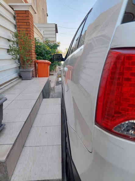 بسم الله الرحمن الرحيم 
سورنتو خليجي ١٣ محرك ٢٤٠٠ دوش اربعة سلندر كير ست نمر تبريد قطعتين ثلج سبعة  راكب ..السيارة مكفولة من الصبغ والتبديل .
ملاحظة المكينة مفتوحة بدلت كازكيت شغل درجة اولى ..اعتذر عن ذكر السعر بسبب بعض اصحاب النفوس الضعيفة اتصل وتشلع عيوني ***********
موجود وات ساب
