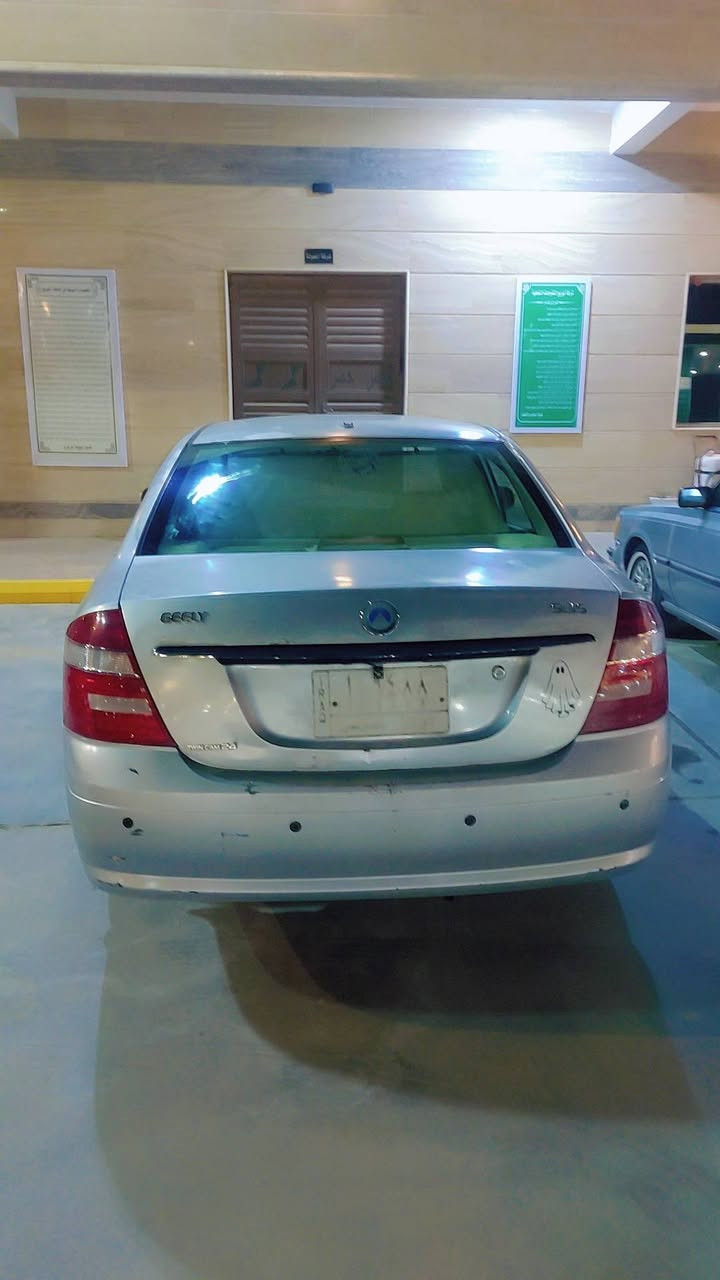 سلام عليكم جيلي موبل موديل 2013 سياره جاهزه و بأسمي  سنويتهه تنتهي شهر  8 , 2027  حادثهه امامي مبدل بنيد وجاملغ جهة العبري  تبريد شغال طخم تايرات كله جديد  مكينه وكير  مكفولات المكينه كورلا نحله 
الكير  عادي .سعرهه 44 ورقه   للإستفسار  اتصل وبخدمتك ***********
