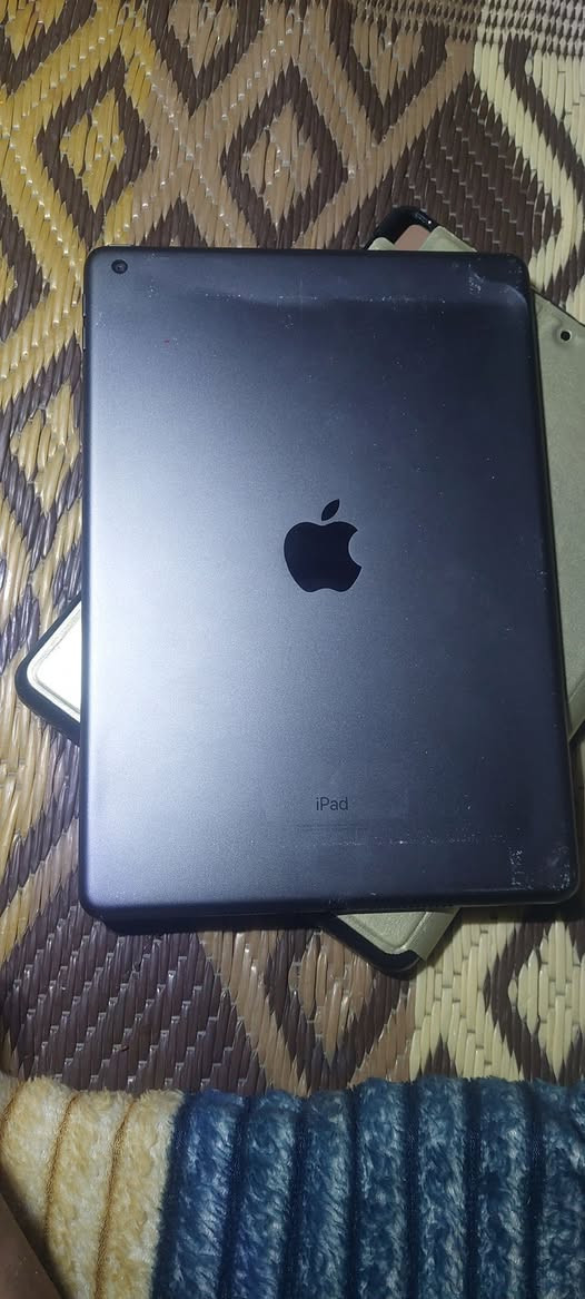 ايباد سفن  ذاكره32 
بطاريه بل80فوك 
سعر 120 بي مجال عنواني مدينت الصدر ***********
