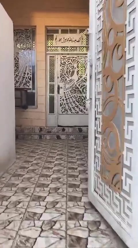 بيت المساحه ١٠٠ متر طابقين معزولات التحرير خلف الحسينيه تفاصيل ***********
