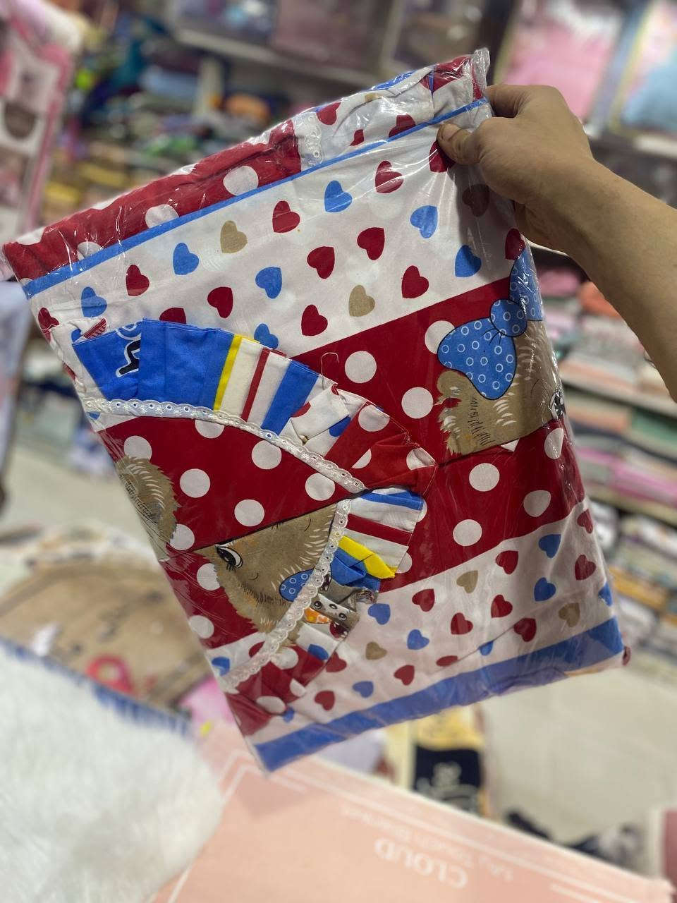 طقم سرير اطفال كرانيش ٦ قطع
السعر 💲
الطقم ٦ قطع 
لطلب اوردر ماسنجر 🌹❤️


**إذا كنت صاحب هذا الإعلان وتريد حذفه لأي سبب، رجاءا أرسل رسالة إلى الدعم الفني**