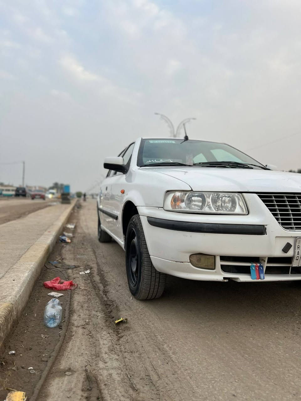 السلام عليكم سمند رقم بغداد موديل 11 ناطق 
سياره جديده خلاص  
 
مكينه كير حداديه تخم تاير كفاله 

ارضيه جلد تنته نايلون حراري 

غرفتها جديده   .   تبريد ثلج 

بيها صبغ بين الباب والجاملغ لمامي 

باقي السياره كفاله شوفت عينك 

مكفوله حته من لخياس يعني لا هلال معمر ولا ابد 

مكاني بابل مركز المدينه  السعر 43 وبيها مجال  

سنتر لك شغال عالي زنون  كل نقص مابيها  
                      
                  .   ***********    .
