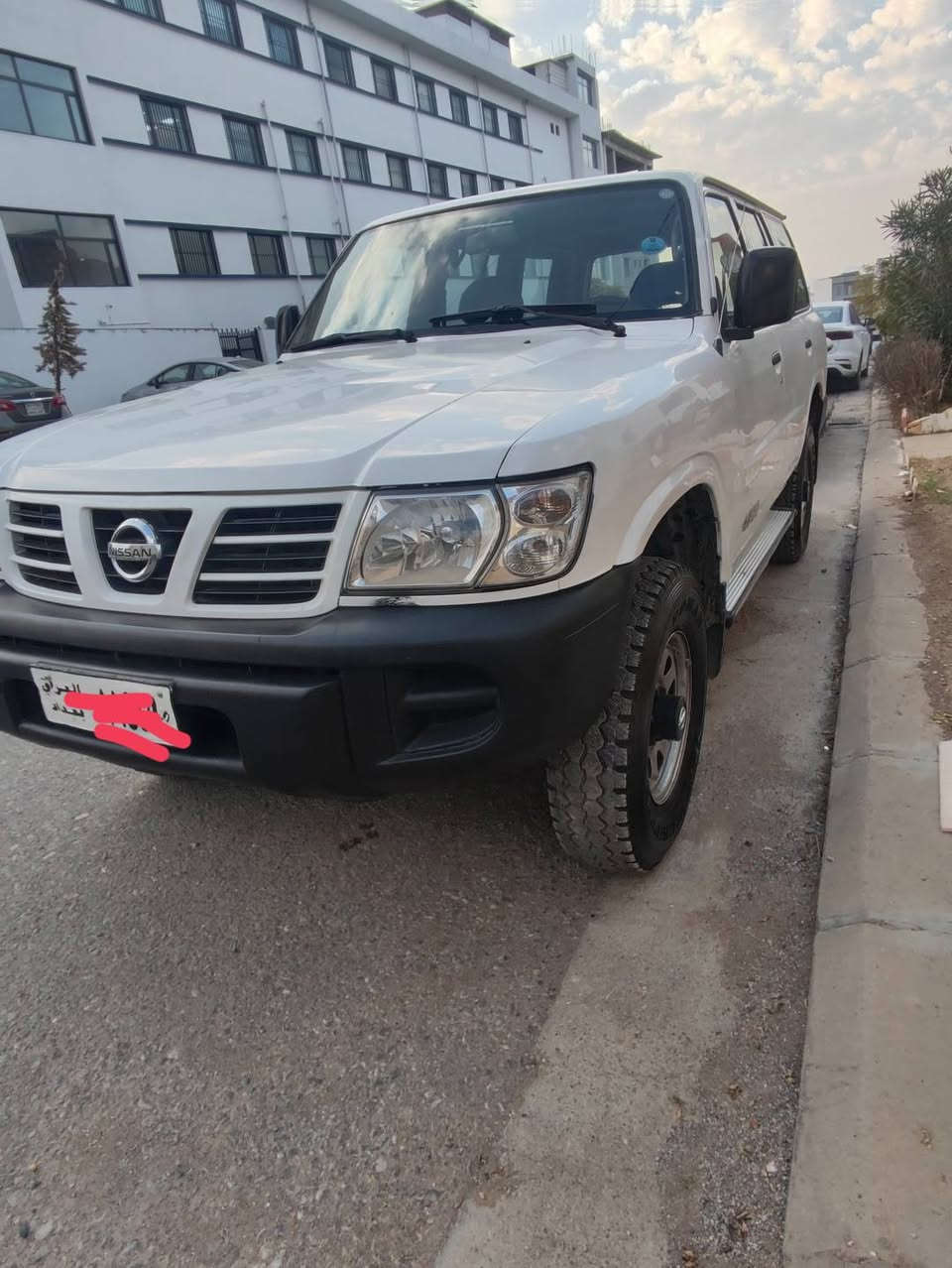 سەرەتا بەناوی خوای گەورە ... پاتڕۆڵ ٢٠٠١ . ناو ڕەساسی ..ئاڕمی سلێمانی .. یەک بستی بۆیاخە..  سەیارە کە لۆکەو هیژێر خۆمە . عەزێت نەدراوە. مەکینەی دانە گیراوە.. گێڕوو مەکینە.و دەبڵ ئەکسل و ناو بەتانە و ئاڕم و ئەوەلیاتی بەشەرت ..تایەی تازەیە . تەبرید و گەرمی و بەدەن بەشەرت ... 
شوێن سلیمانی 
ژم : ***********
ئەگەر مشتەری نیت سەرمان مەیەشێنە 
لەگەڵ ڕێزدا 
سیعری. ١٠٣ گەڵاو مەجالێکی کەم السليمانية, العراق
