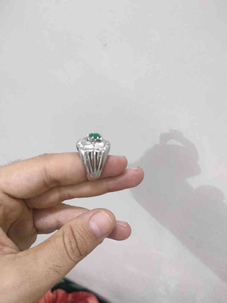 زمردة تحفة وجمالها يسولف بيها فطر بس ممأثر عليه سعره بدون فطر تتراوح ٧٥ ٨٠ هاي ع الفطر ابيعه الك بنص القيمة نزاكة فوول ومختلفه باللبس ٤٥ ابيع بالعافية ع اليصيده ✨🍒 مكاني كربلاء يوجد توصيل لجميع المحافظات واتساب *********** /*********** 🍒💚💍🔥🍒💚🍒 بغداد
