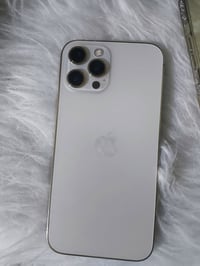 موبايل للبيع ايفون 12برو ماكس شرط ما مفتوح معاه شاحنه شركه وسماعات رقم...