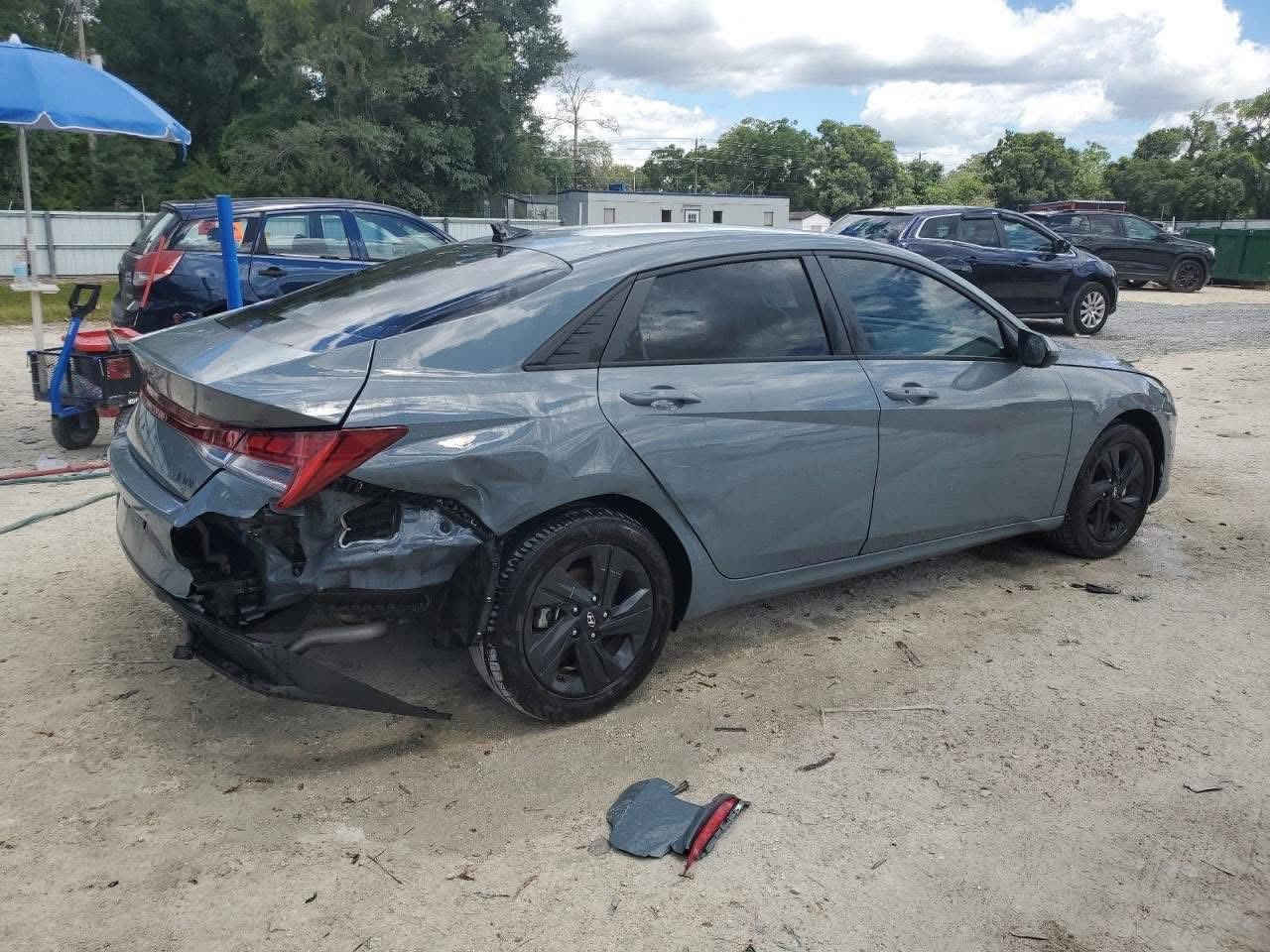 النترا هايبرد سمنتي مميز موديل ٢٣ السيارة ولاقطرة صبغ وبدون تبديل فقط بارد جاملغ خلفي 
السعر ١٥٥ وبيها مجال بسيط 
بدون مراوس فقط بيع
ماشية ٧٣ الف مايل
كير مكينه ابلاديات
المواصفات 
تشغيل عن بعد
تدفئة بالكشن
سايد بريك بصمة
توقف ذاتي
نقطة عمياء
رادار خلفي وامامي
اوتو هولد
تبريد شاشة
وتبريد منفصل جهتين
مثبت سرعة وتحديد مسار مانع انزلاق 
مواصفات الهايبرد بلو المعروفة
للاستفسار خاص او *********** مكاني بغداد الشعلة
