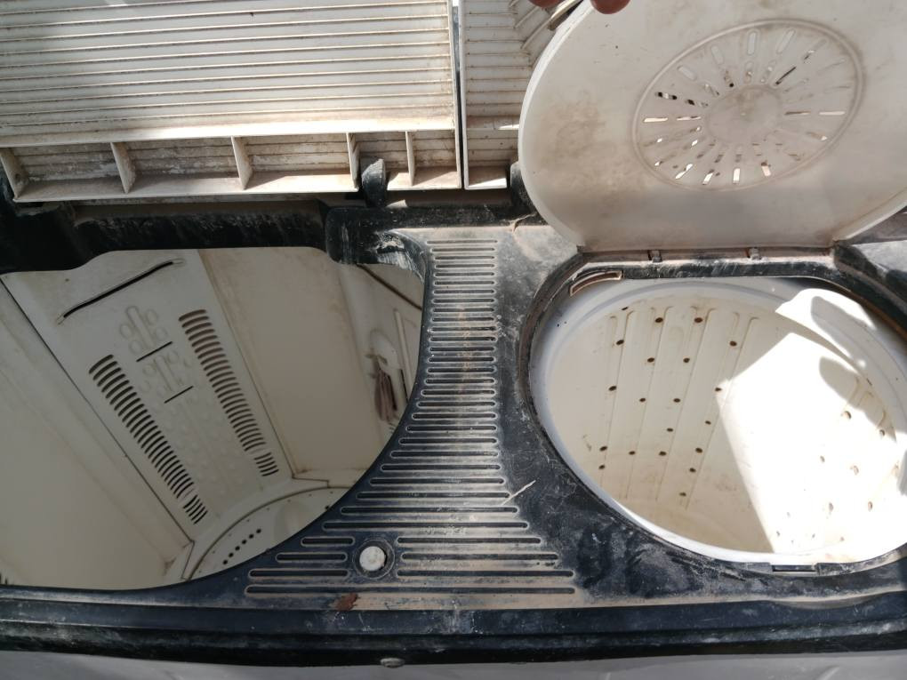 السلام عليكم غسالتين سعر الواحده 50 الف شغالات غسل وتنشيف حله *********** حلة, بابل
