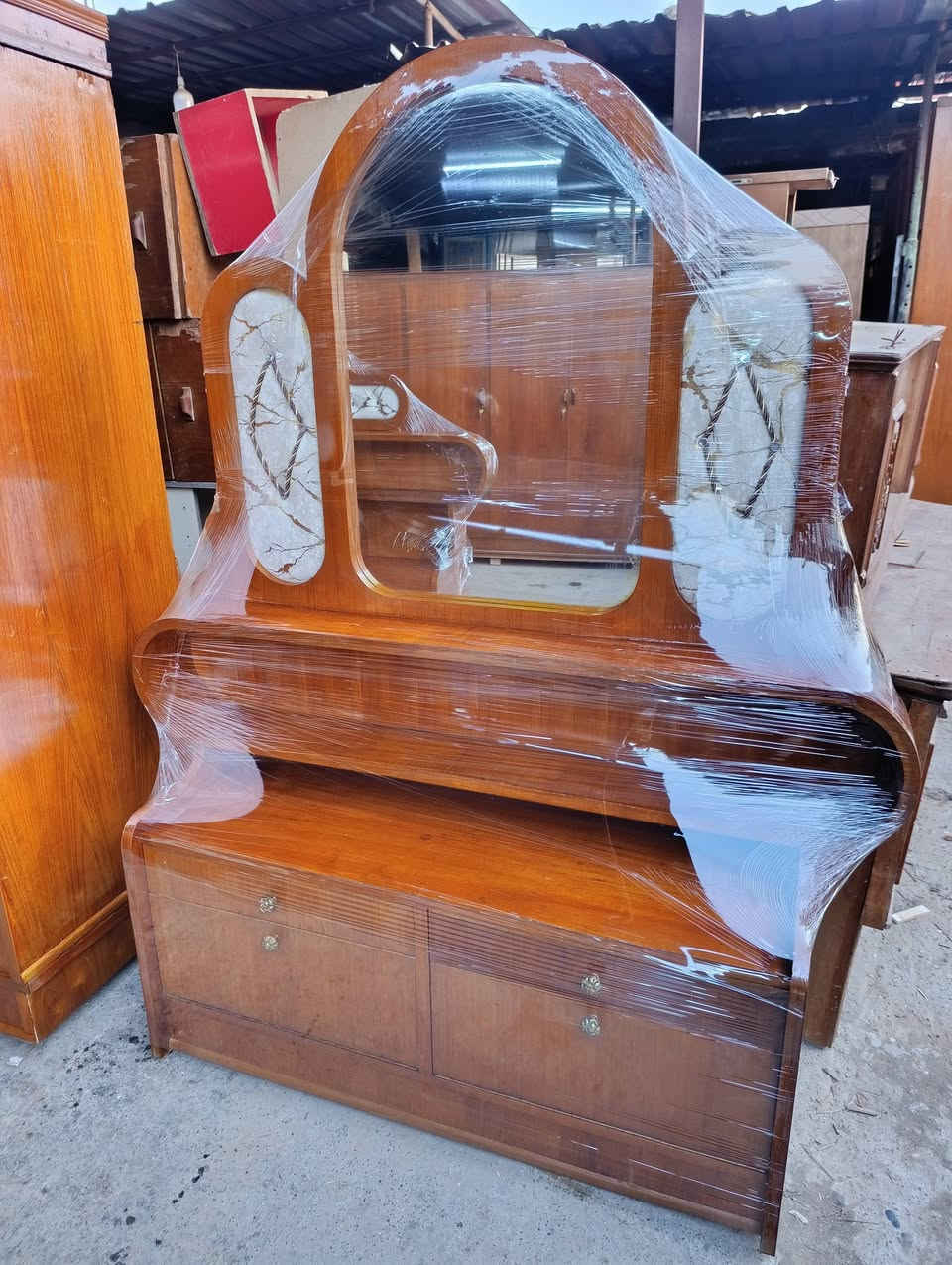 محلات ابوانس المتيوتي باب جديد قرب نادي الفتوى السعر 450رقم***********
