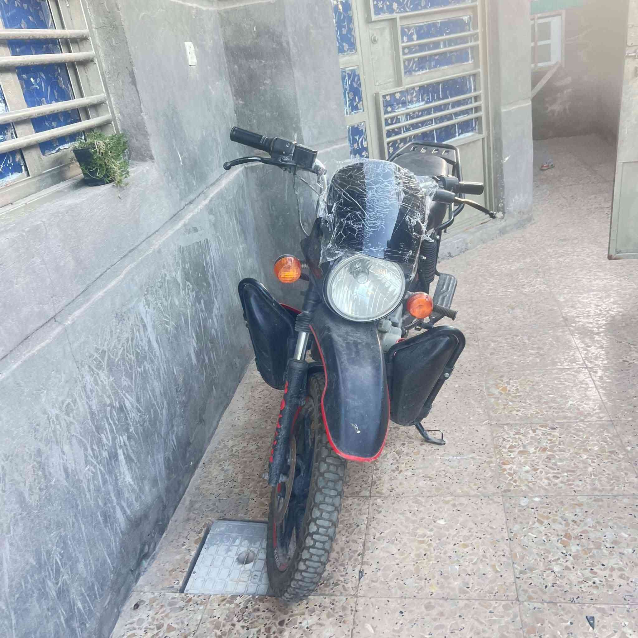 سلام عليكم مكلف بل نشر دراجه بوكسر لبيع دراجه حلوه وما نقصه شي خير من الله هاذه رقم صاحب الدراجه ***********مكلف بل نشر
