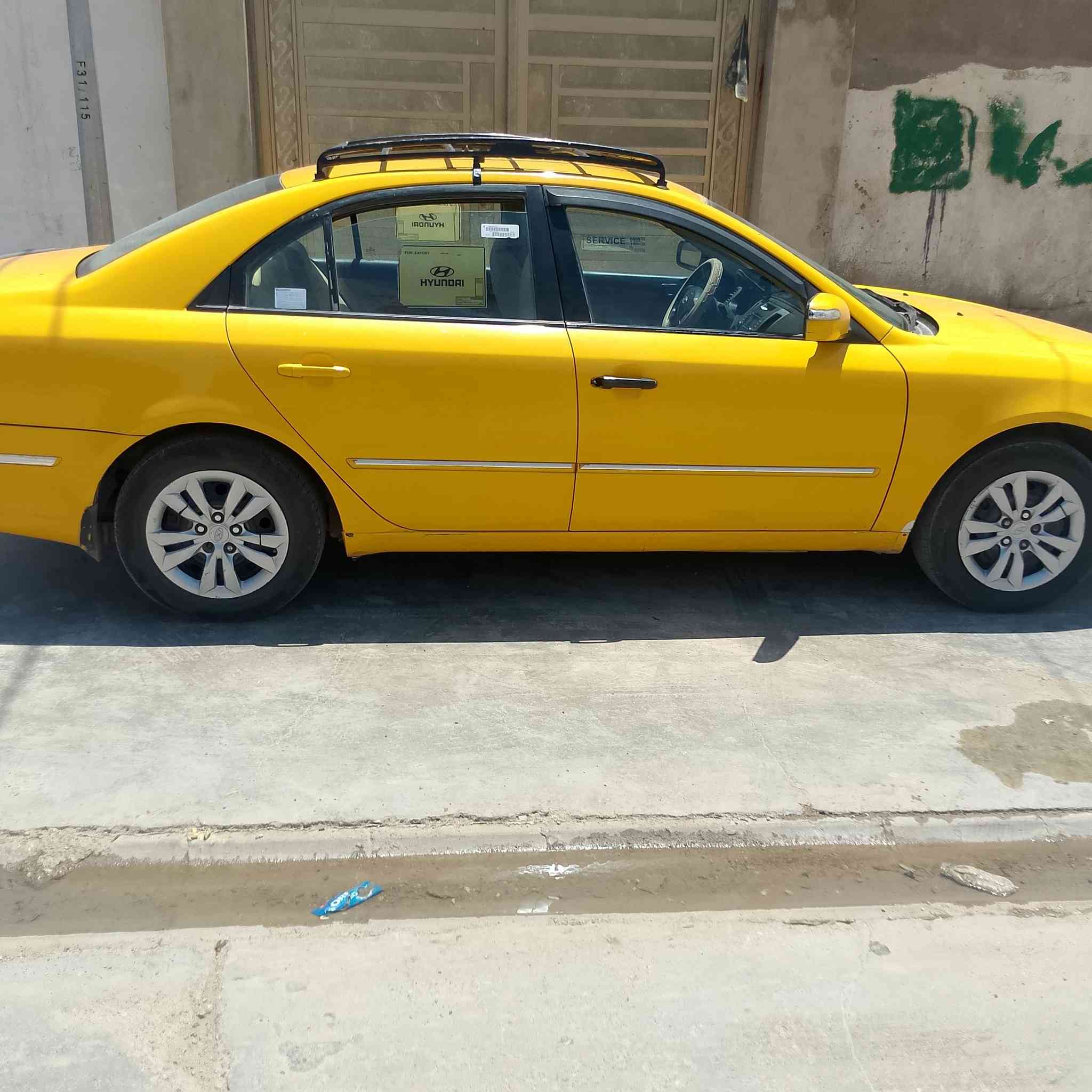 سوناتا 2010خليجي محرك 2400.   4 حساسات 
مصبوغه عام. و بيها. معجون في مناطق متفرقة.  بالقماره. و. باب السائق.   بيها. تعمير.  بالجاملغ. الخلفي. و تبديل جاملغ امامي. وبيها.  شويه طخات بسيطه 
محرك. مجفت كلها. غراض اصليه. لا تنقيص و لا تبخير 
كهربائيات كلها. شغاله 
بيها منضومه غاز مع الكارت الاصفر 
تبريد شغال. 
نقصها. فقط بطاين الصندوك 
رقم انكليزي بأسمي تحويل في كل المحافظات 
مصفره هيئه و غرامات 
ما بيها سونار. اللي. يريد يشتري. هو. ياخذ سونار.  او. هو. يفحصها.  و عينك. ميزانك.  ما. بقى واحد غشيم 
خطها. بغداد . عزيزيه 
السياره في محافظة واسط العزيزيه 
السعر 90. و بيها. مجال قليل 
***********. اتصال. او  واتس اب
