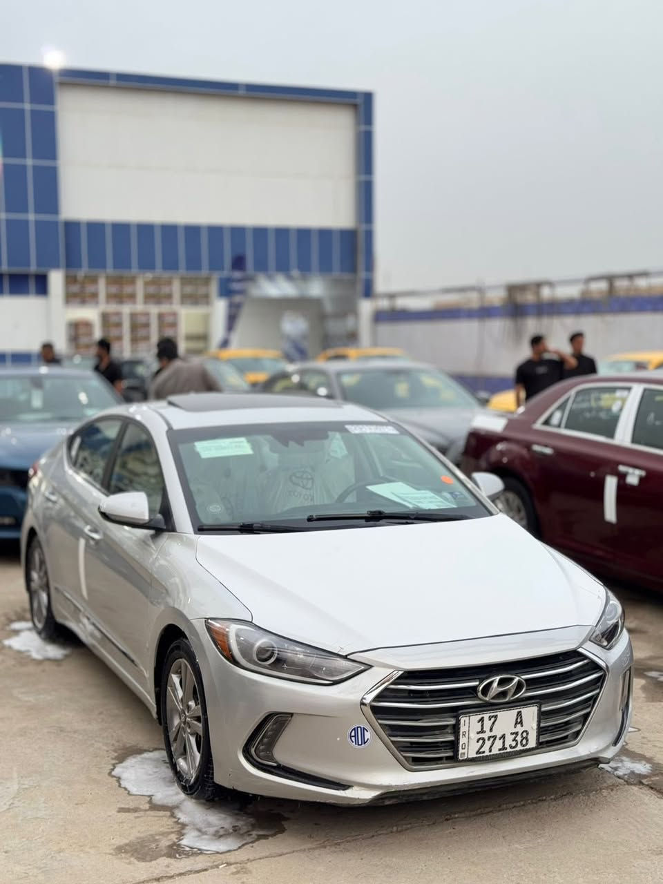 سلام عليكم للبيع او المراوس اللنترا  مديل 2018 مكينه 2000 دوش فول مواصفات السونار مرفق بلمنشور السعر 117وبيها مجال شي بسيط
فول مواصفات 1/1
1فتحه 
2شاشه كبيره 
3كشنات تدفئه تبريد 
4بصمه 
5كامره دواره 
6يدات نيكل
7رادار
8توقف ذاتي
9تخم تاير 
10حداديه جديد
الرقم للاستفسار ***********
