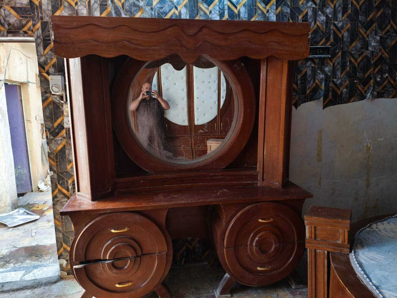 غرفه نوم للبيع السعر على الخاص او الاتصال ***********
