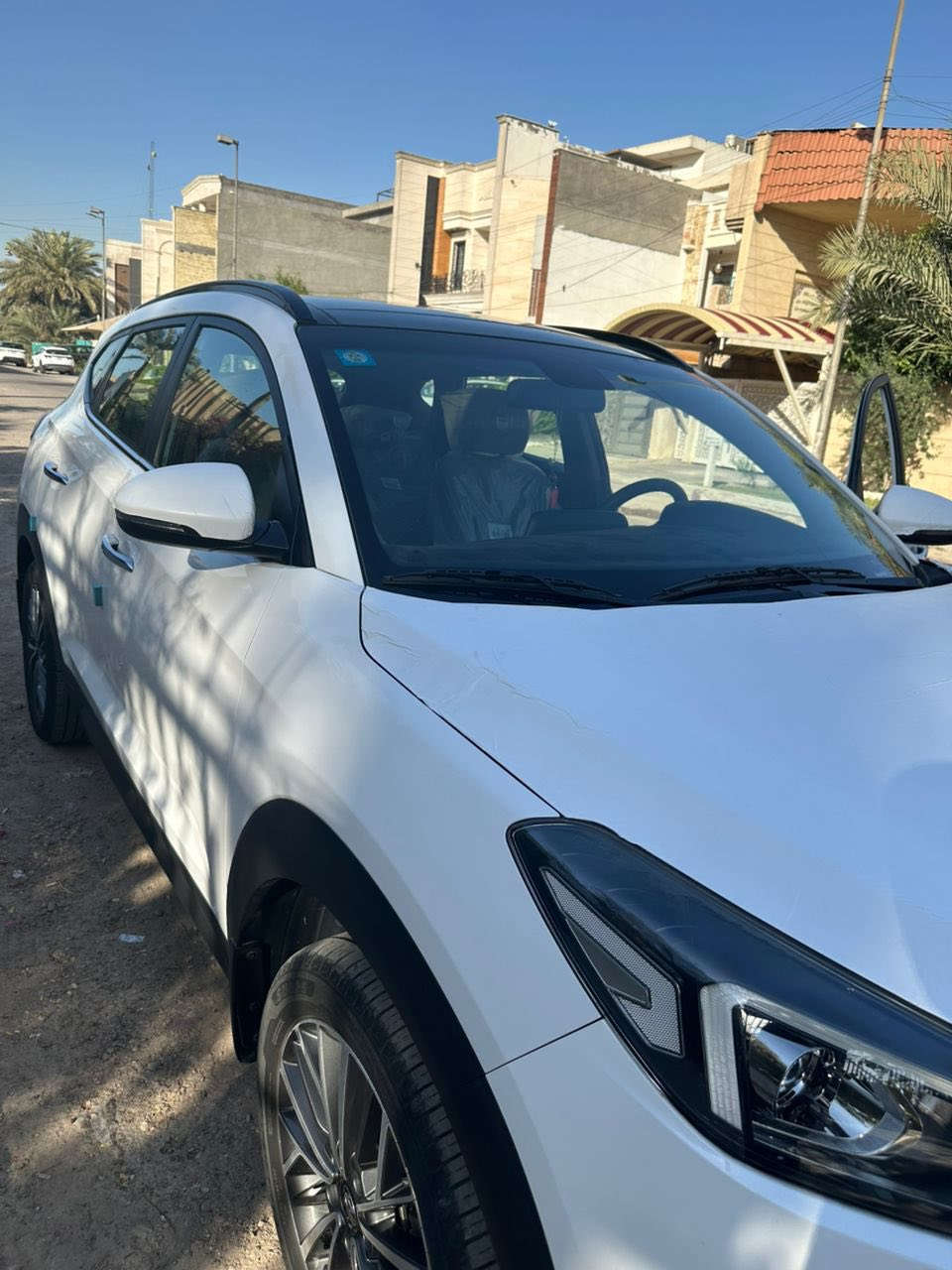 السلام عليكم
توسان ٢٠٢٠ خليجي وكالة الكاصد
مكفولة كفالة عامة 
على وضع الشركة 
ماشية ٧٣ فقط
السعر ٢٠٥ وبي مجال جدا بسيط 
كشنات كهربائية 
شاحن واير ليس
سايد بريك بالرجل 
وباقي الموصفات معروفة 
تخم تاير جديد 
وصدرها جديد على وضع الشركة 
ما بيها اي نقص السيارة 
مكانها بغداد الرصافة 

للاستفسار 
***********
